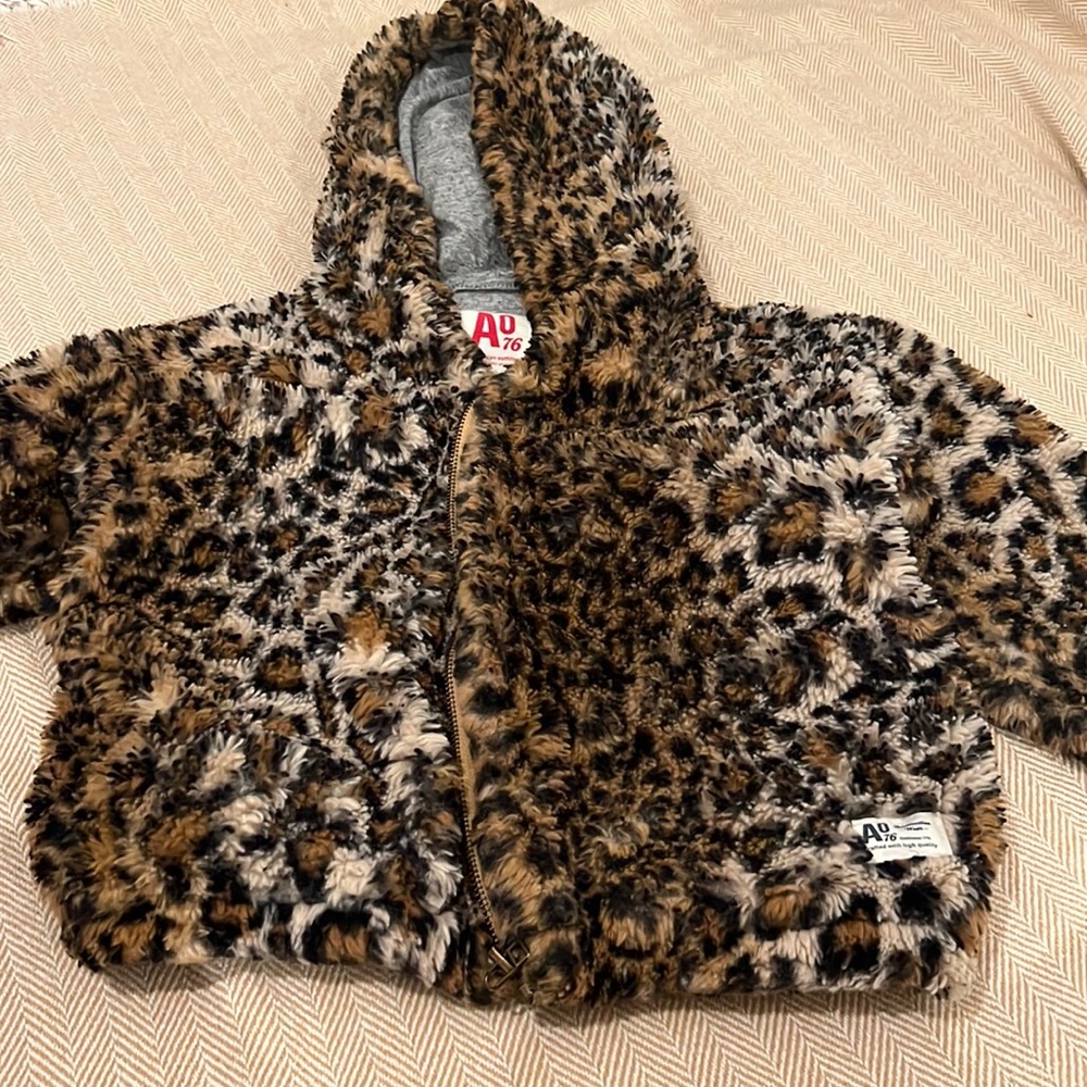 Leopard jacket with grey soft lining inside